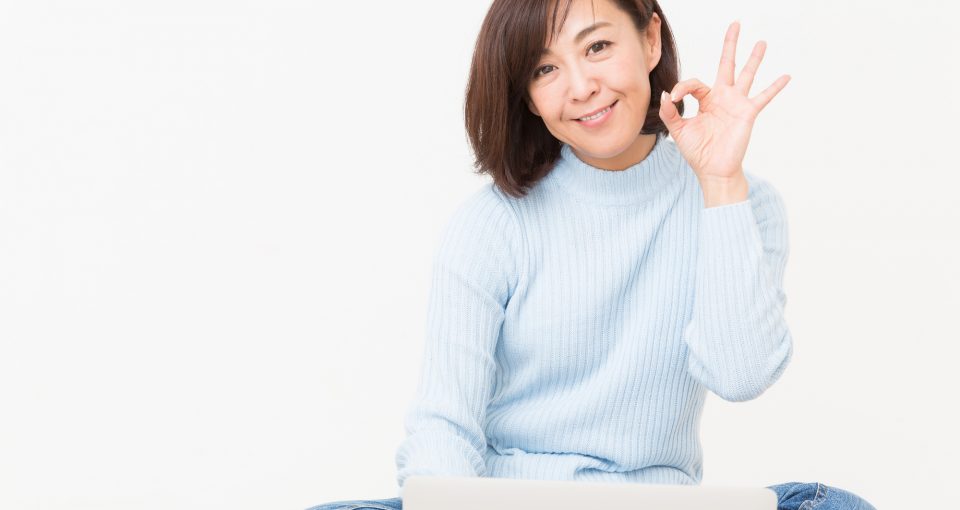 オッケーを手で作る 女性